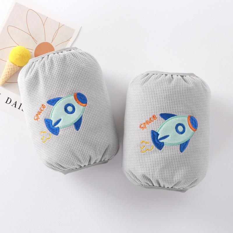 Children's Cartoon Anti-Stain Waffle Oversleeves - Autumn/Winter Down Jacket Cuffs