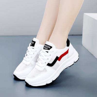Tênis de Malha Primavera e Verão Feminino Novo Estilo Sapatos Femininos Estilo Coreano Leves e Confortáveis Sapatos Brancos