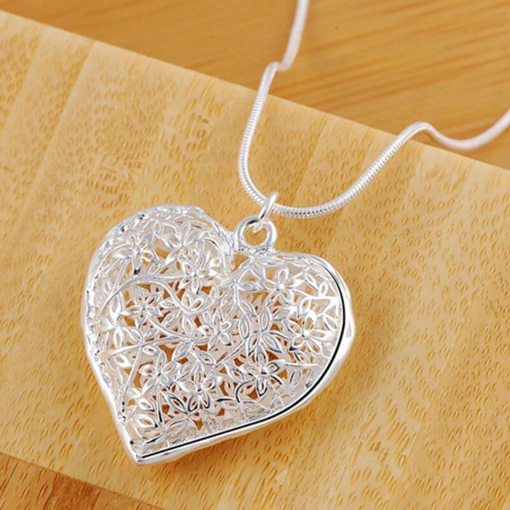 1pc Silver Plated Exquisite Hollow Heart Pendant Necklace For Fashion Women Charm Wedding Gift Jewelry Accessories