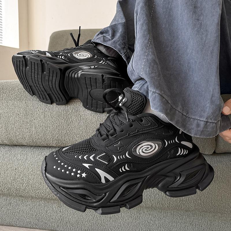 Auge des Schwarzen Lochs Unsichtbare Höhensteigerung 1CM Darth Vader Herbst Netz Atmungsaktive Schuhe Plateau Retro Papa Schuhe