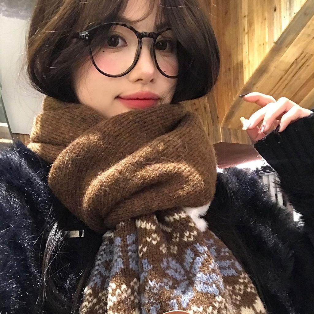 Fair Island coffee-colored jacquard knitted scarf for women's autumn and winter new retro neck protection, warm and cold-proof thickened scarf