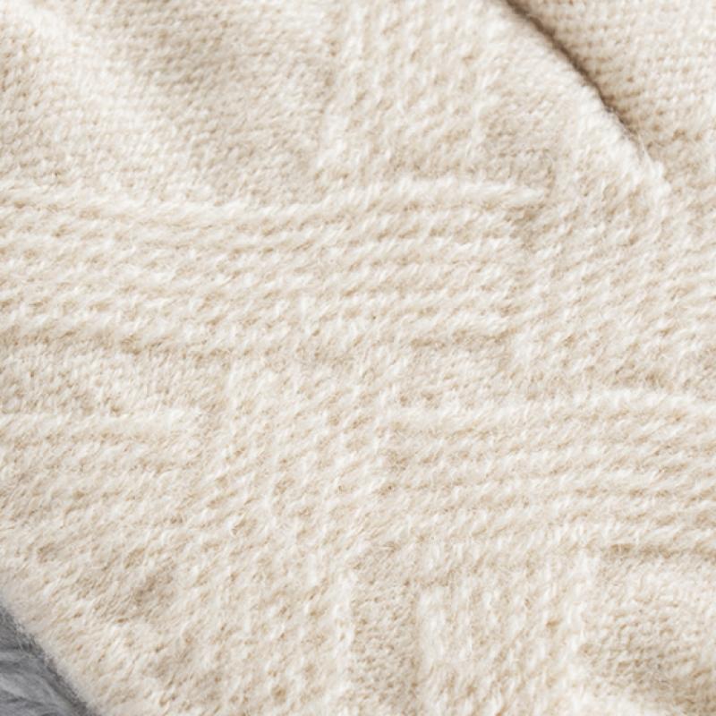 Daiso Oblique Pattern Knitted Gloves Ivory