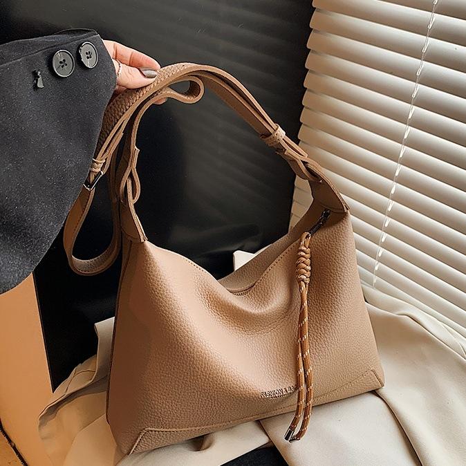 One-shoulder Women's Bag, New Large-capacity Tote Bag, Casual and Fashionable Oblique Span Bag.