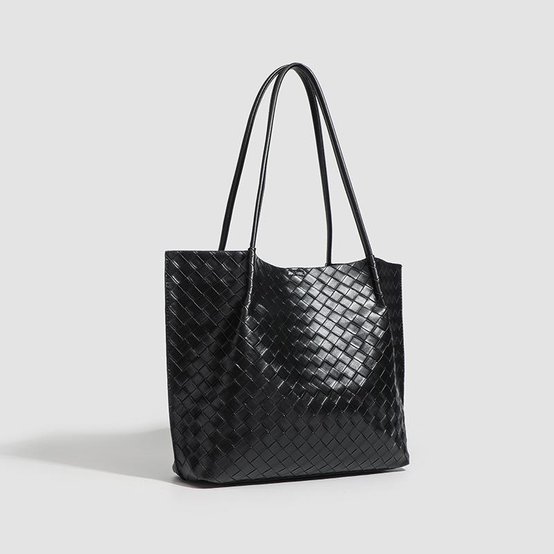 Woven Tote Bag for Women 2025 New Casual Versatile Fashion Large Capacity Commuting Casual Shoulder Bag