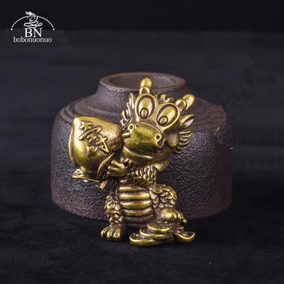 Antikes Messing Chinesisches Tierkreiszeichen Tier Drache Hält Pfirsich Skulptur Kunsthandwerk Ornament Langlebigkeit Geburtstagsgeschenk Feng Shui Tier Figur