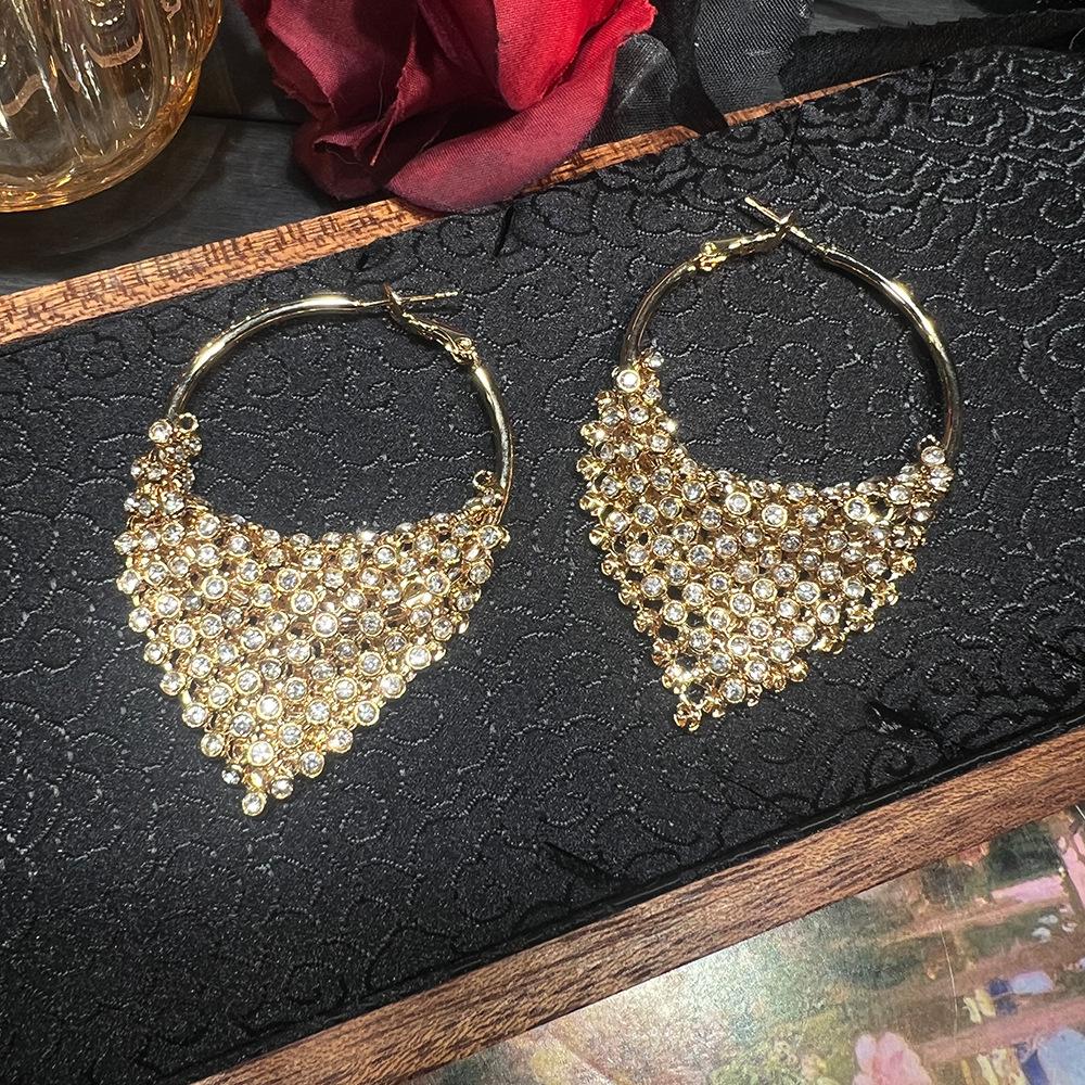 18K Cold Wind Sequined Spice Girl Earrings, Niche Design Sense, High Sense, European and American Sweet and Cool Wind Earrings