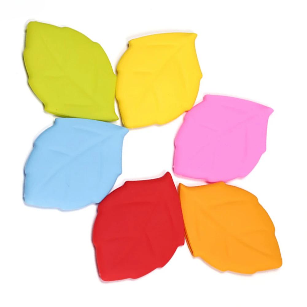 1pcs Portable Travel Silicone Water Cup Personalized Maple Leaf Shape Outdoor Washing Cup Toothbrush Holder Lid Mouth Cup