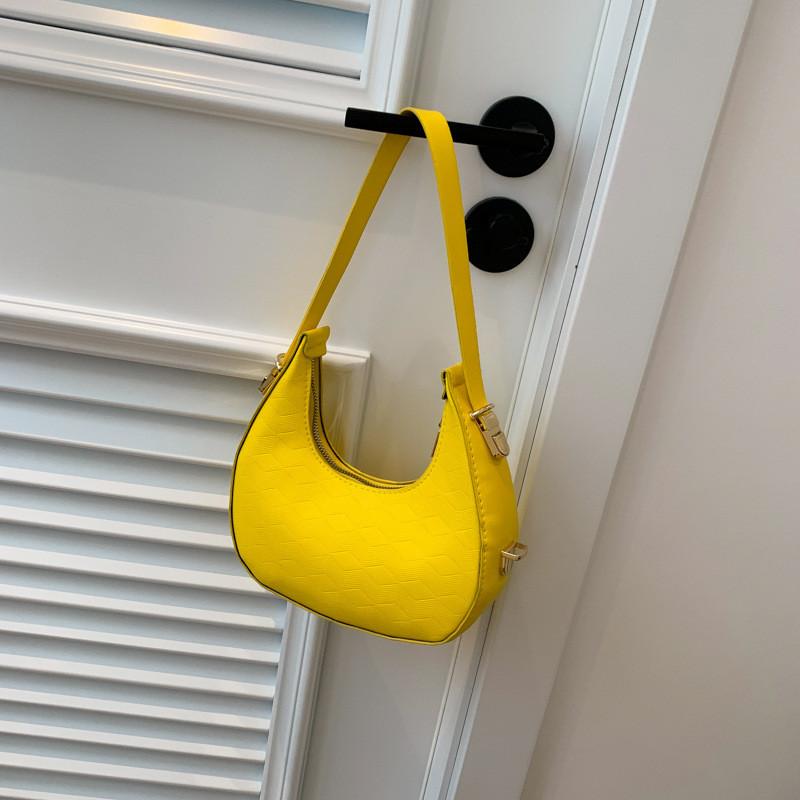 Fashionable Street Style Small Shoulder Bag Luxurious Pu Fabric With Soft Texture For Everyday Looks