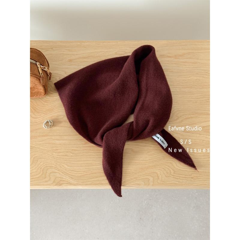 All Wool Knitted Triangular Scarf A Solid Color Versatile Shawl for Autumn and Winter  A Warm Shoulder Shield