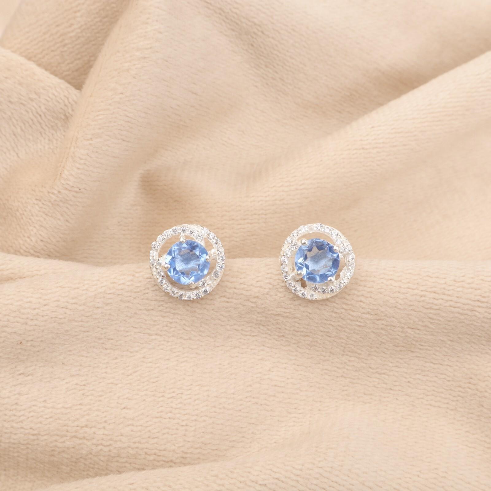 

Танзанит Драгоценный камень 925 Стерлинговое серебро Ювелирные изделия Циркониевые Серьги Женские Пусеты 0,41 CZE-8-9