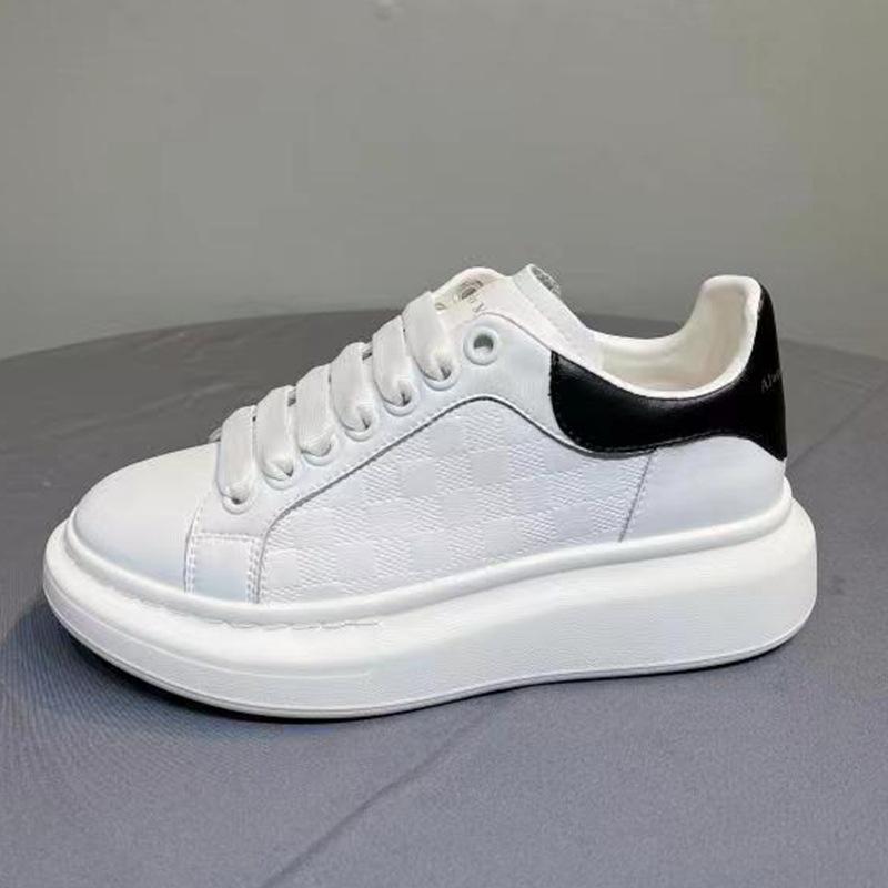 Scarpe da donna in pelle estive nuove traspiranti versatili platform scarpe a rete scarpe sportive da studente suola platform aumentano l'altezza