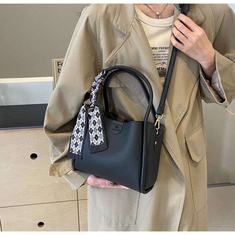 Bolsa Feminina Versátil Balde de Ombro/Transversal Primavera/Verão 2024