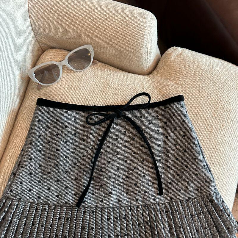 Women's High-Waist Polka Dot Woolen Pleated A-line Short Skirt for Autumn/Winter