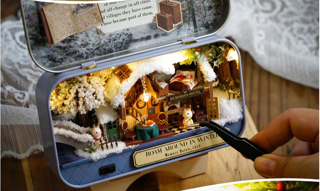 (Golondrina pequeña) LtSw Casa de Muñecas Miniatura Hecha a Mano Estuche de Conejitos Lindos Lata (Recuerdos de Invierno)