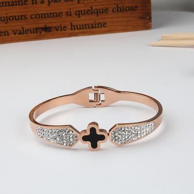 Rose Gold Clover Women's Bracelet Fashionable Titanium Steel Bracelet with Starry Sky and Diamond Inlaid Bracelet