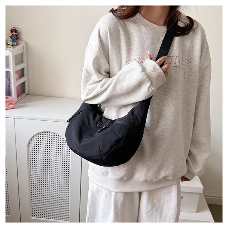 New women's croissant cross shoulder dumpling bag