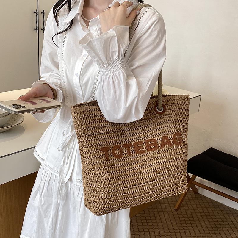 2026 Retro Fashion Large Capacity Woven Shoulder Tote for Summer Beach