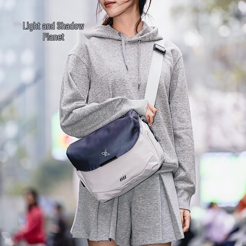 

GYXX Splash-Proof DSLR Camera Shoulder Bag Medium