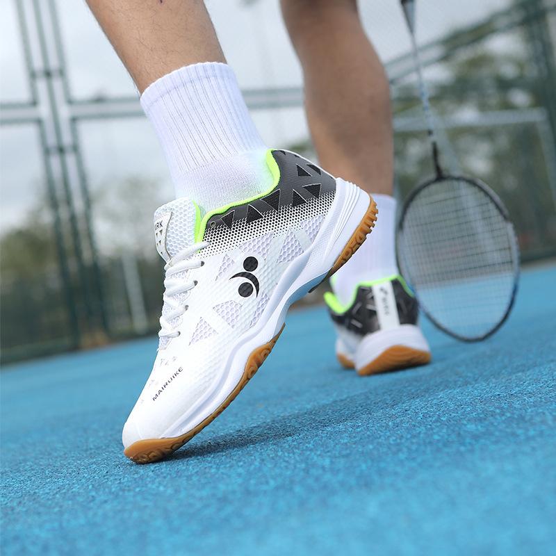 

Badminton shoes men and women couples sports outdoor training shoes tennis shoes wear-resistant lightweight shock absorption training volleyball 36 білий