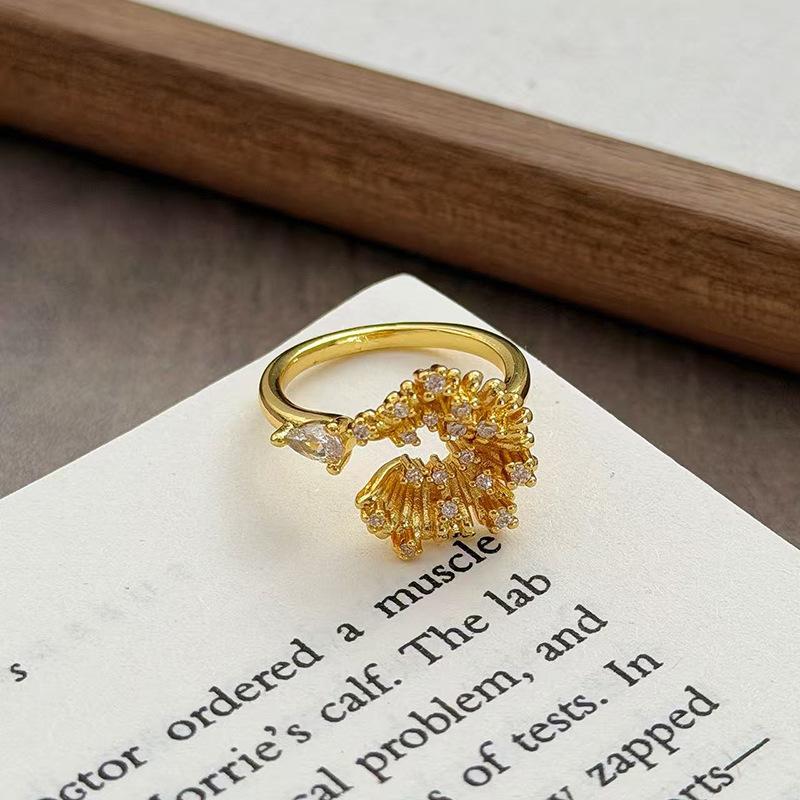 Golden Pavilion Condensed Retro Court Style Golden Brushed Carved Light Luxury Ring Female Niche Cold Wind Sweet Cool Ring Tide