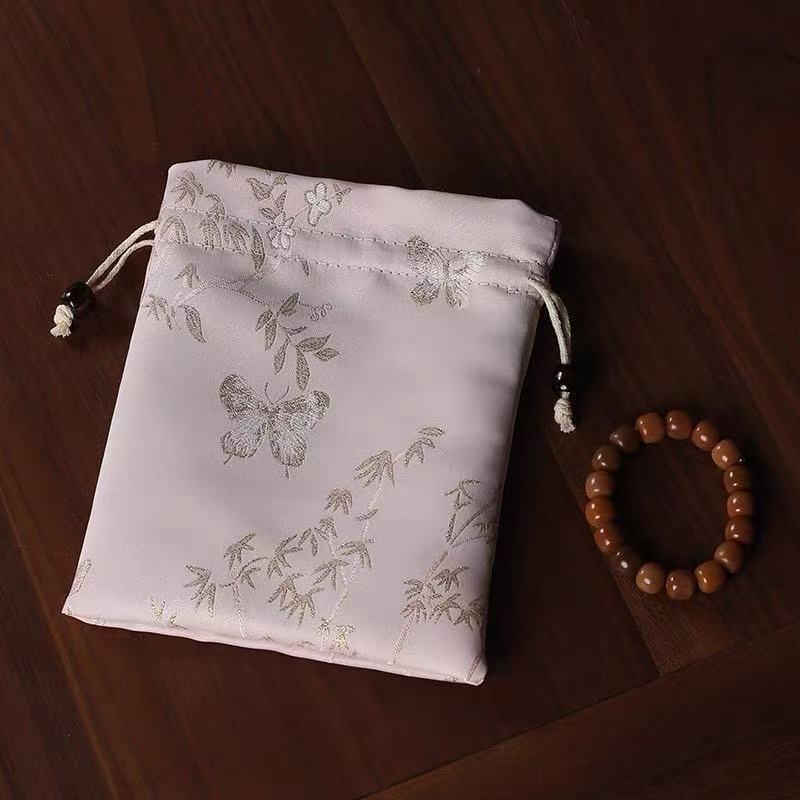 Çift Katmanlı İşlemeli Brokar Takı İpli Torba: Bilezik, Koleksiyonluk, Tesbih, Tesbih ve Hediye Çantası.