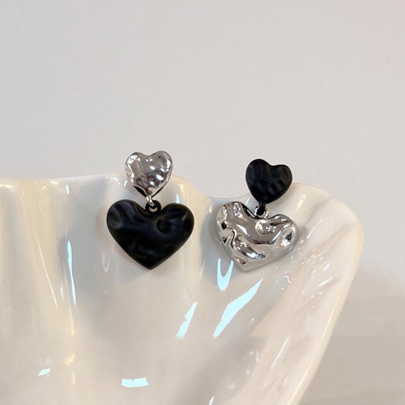 Pleated love asymmetrical pendant earrings niche temperament light luxury stud earrings high sense simple personalized earrings