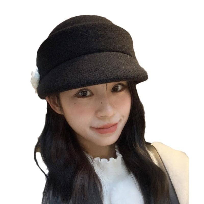 Autumn and Winter Atmosphere, Camel Wool Knitted Flowers, Equestrian Hat, Niche Face-showing Newsboy Hat, Peaked Cap