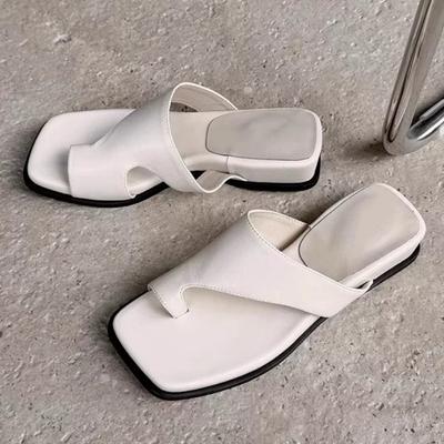 Sandales Plates Décontractées à Clip pour Femmes Pantoufles 2025 Été Nouveauté Chaussures de Plage d'Extérieur Élégantes Compensées Décoratives en Métal Pantoufles pour Femmes