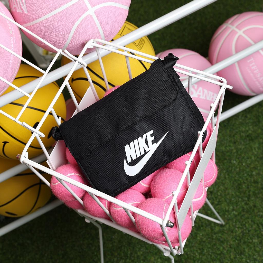 Nike Women S SportSwear Futura 365 croSS Body Bag Cw9300 010