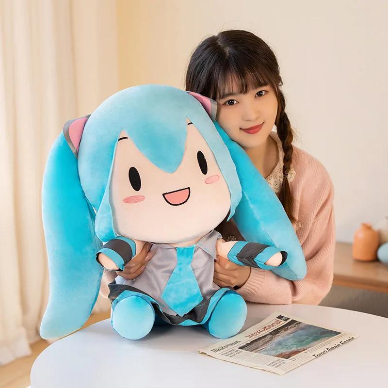 Peluche Hatsune Miku di Grandi Dimensioni Peluche Ripieno Bambola Cartone Animato Anime Stile Giapponese Peluche Hatsune Miku Decorazioni per la Casa Regali di Compleanno Ragazza