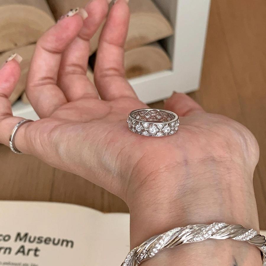 Medieval court style lace hollow rhombus ring light luxury exquisite index finger ring niche ring
