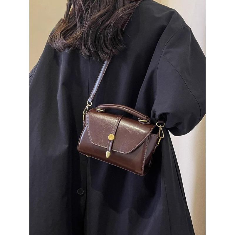 Autumn and Winter High-end Sense Exquisite Niche Design Handbag Women's New Korean Version Fashion Messenger Small Square Bag