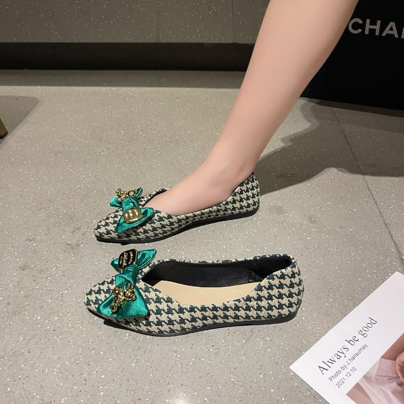 Damskie buty płaskie ze szpiczastym noskiem Lekkie kokardki Casualowe mokasyny Lato 2025 Projektant Nowe płytkie sneakersy Kobieta Zapatos De Mujer