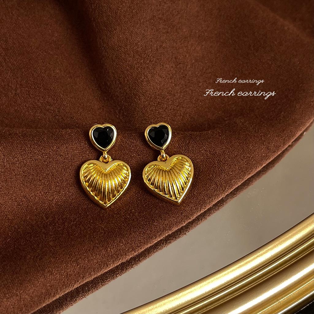 Chinese-Inspired Elegant 925 Silver Stud Earrings with Exaggerated Design