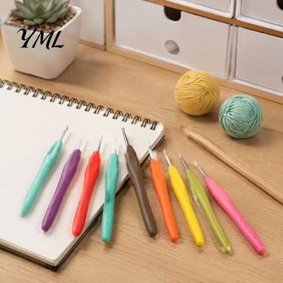 Portable Storage Case for Yarn Crafts Colorful Crochet Hooks Set, 9Pcs Multi?Size Needles, Ergonomic Pain Free Crafting Hooks, Knitting Tools