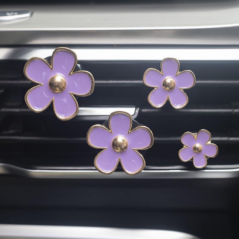 Daisy Chrysanthemum Car Air Vent Perfume Clip - Creative Aromatherapy Ornament