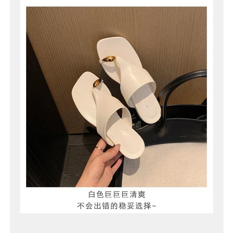 Trendy Metal Capri Early Summer Set Toe Square Head Versatile Flat Bottom Outer Wear Herringbone Open Toe Cool Slippers Female Summer