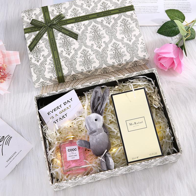 Luxusní dárková sada: Obsahuje mašli, suvenýr, krabičku na rtěnky k narozeninám a na Valentýna