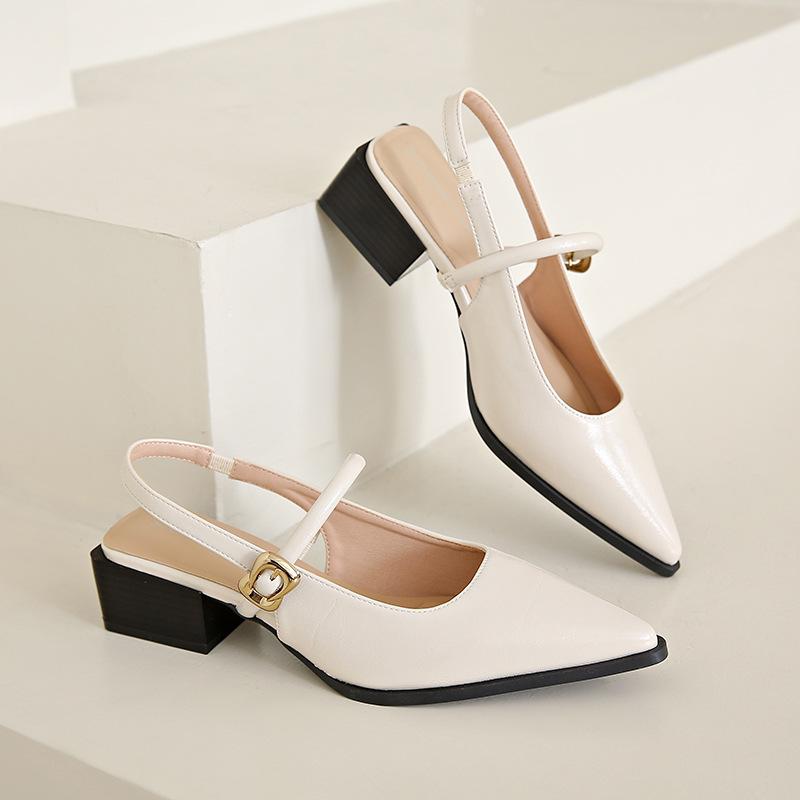 Daily Temperament Pointed Sandals Female Internet Celebrities 2025 Summer New Retro Word with Fashion Versatile Mary Jane Shoes