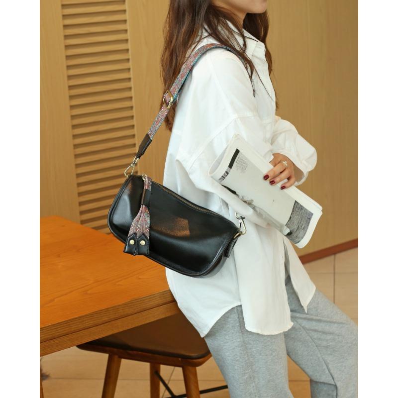 Spring and Summer New Niche Fashion Underarm Bag Head Layer Vegetable Tanned Cowhide Wide Shoulder Strap Crossbody Bag