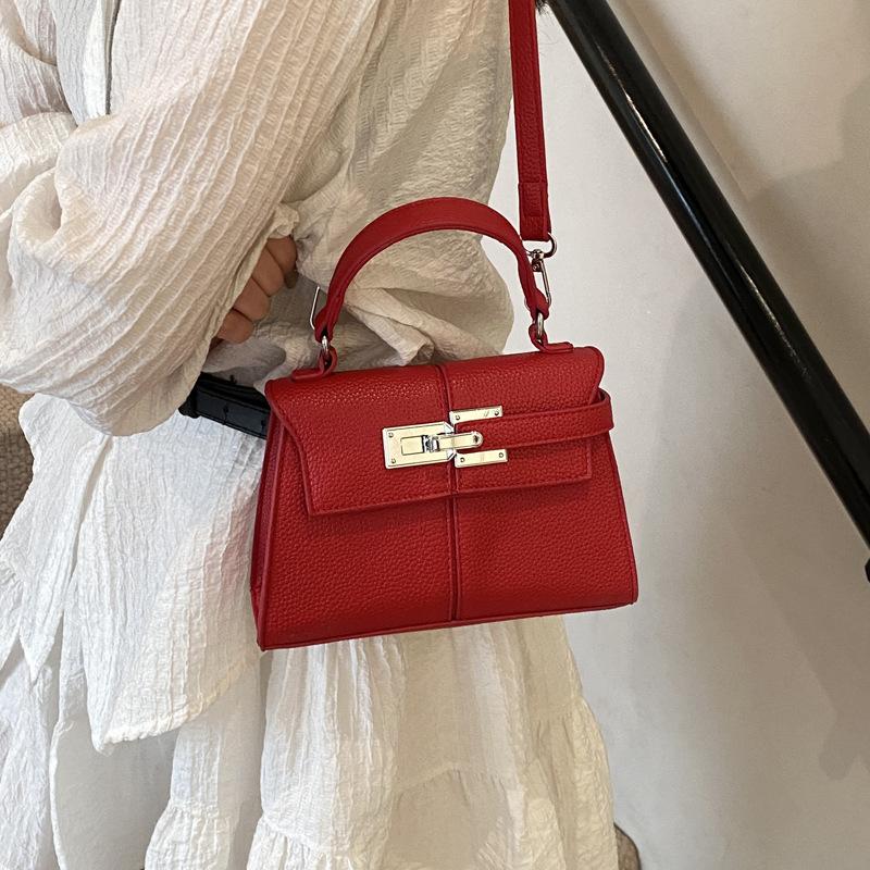 Portable small square bag 2025 new simple retro women's bag fashionable versatile niche simple commuter messenger bag