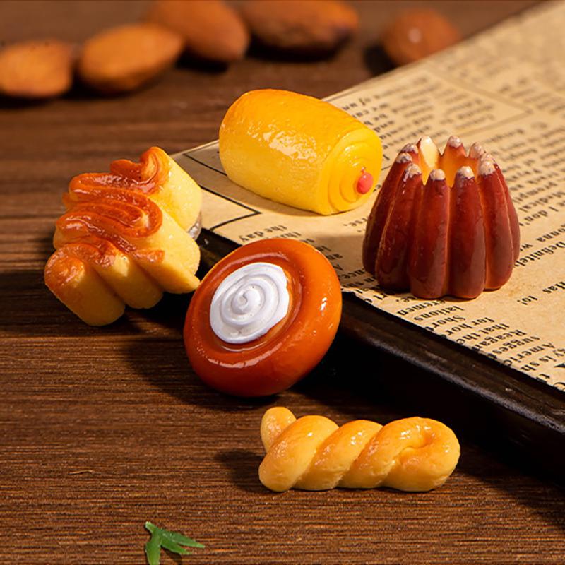 1pcs Kitchen Food Toy Simulation Kitchenware Play DIY Resin Emulated Chocolate Cake Bread Biscuit Tableware Decor Child Kid Toy