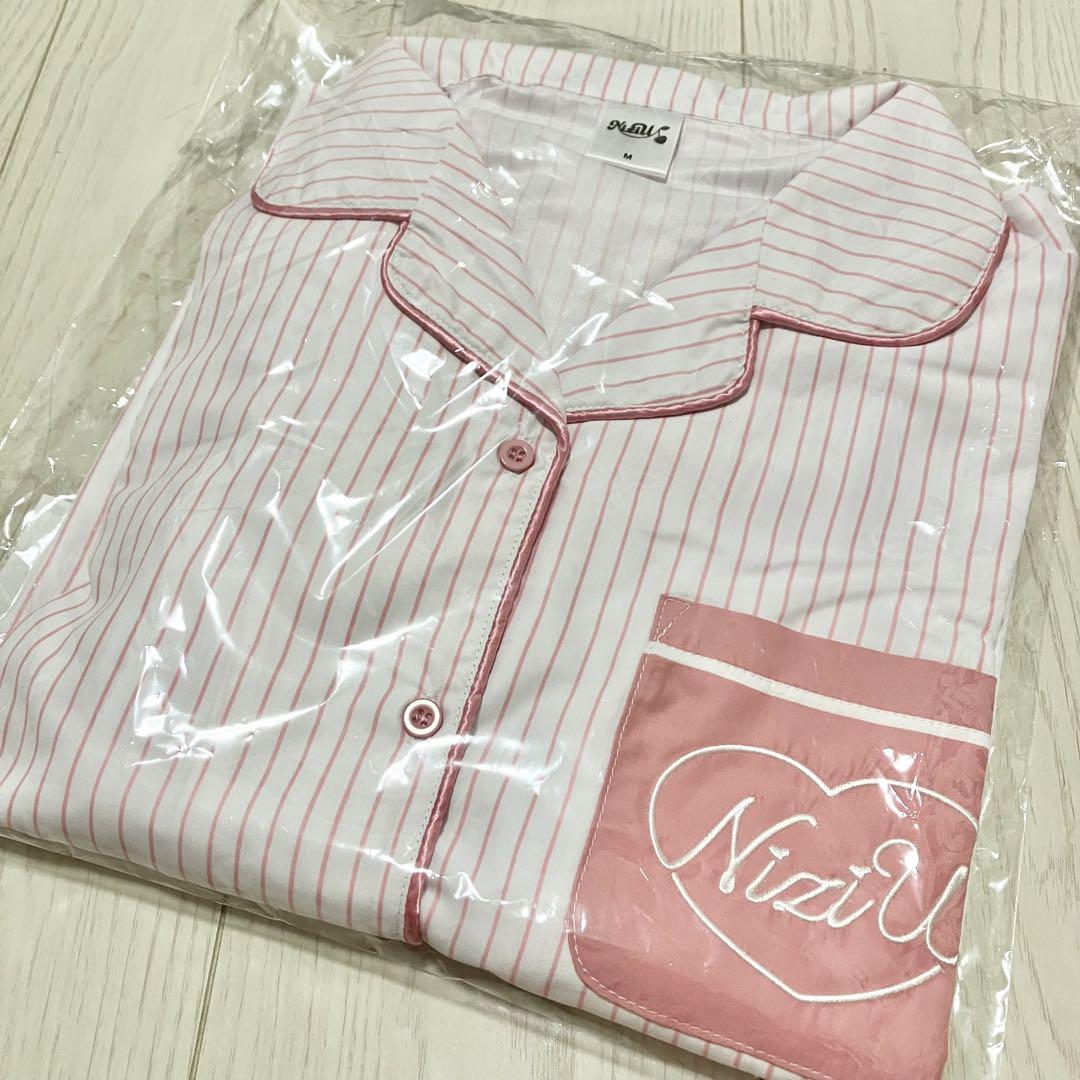 

[Б/У] Пижама NiziU, короткий рукав, размер M, JYP JAPAN POPUP STORE