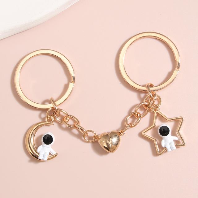 Creative Design Astronaut Star Moon Key Chain Spaceman Love Heart Couple Friendship Gift Car Bag Key Ring Pendant Accessories