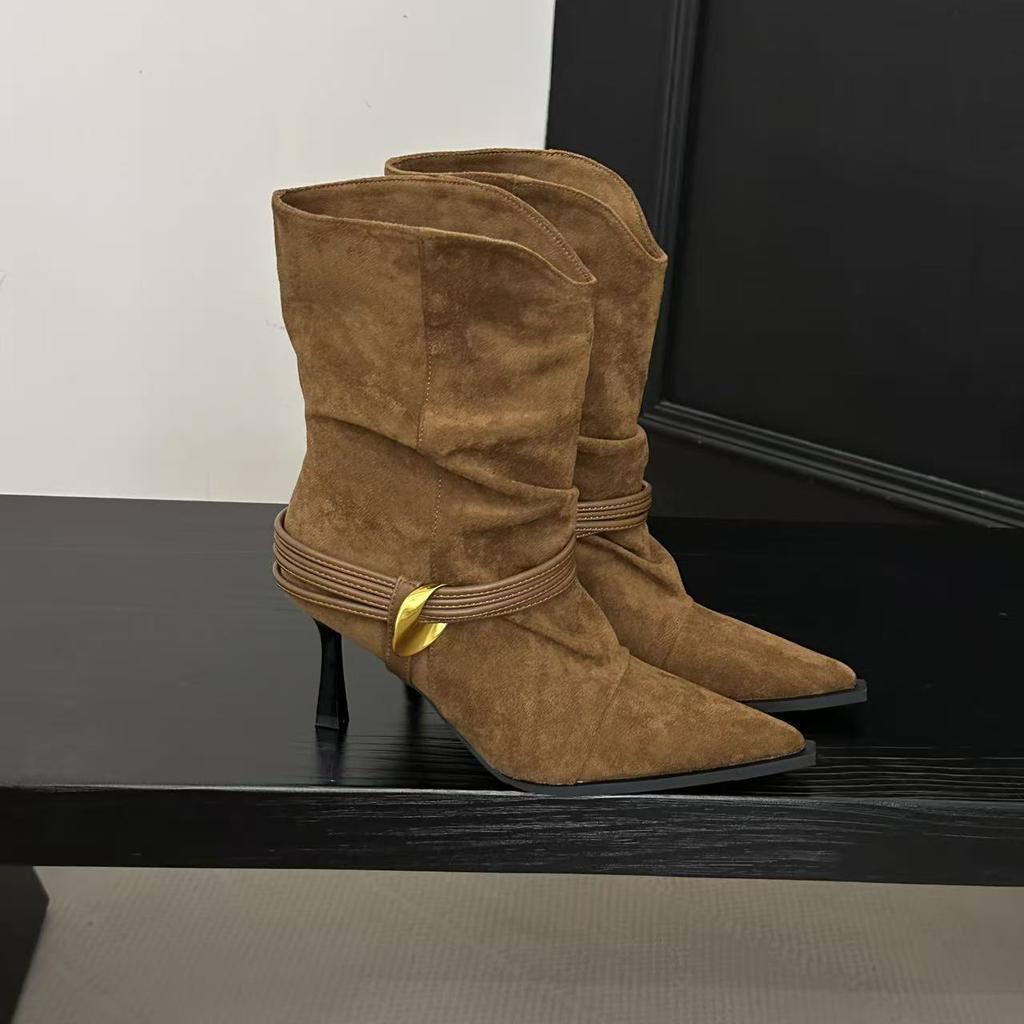 Europäischer und amerikanischer Stil High Heel Spitze gefaltetes Wildleder aufgeschüttelte Stiefel Metallschnalle Riemen ein Pedal Mode Stiefel Kurzstiefel