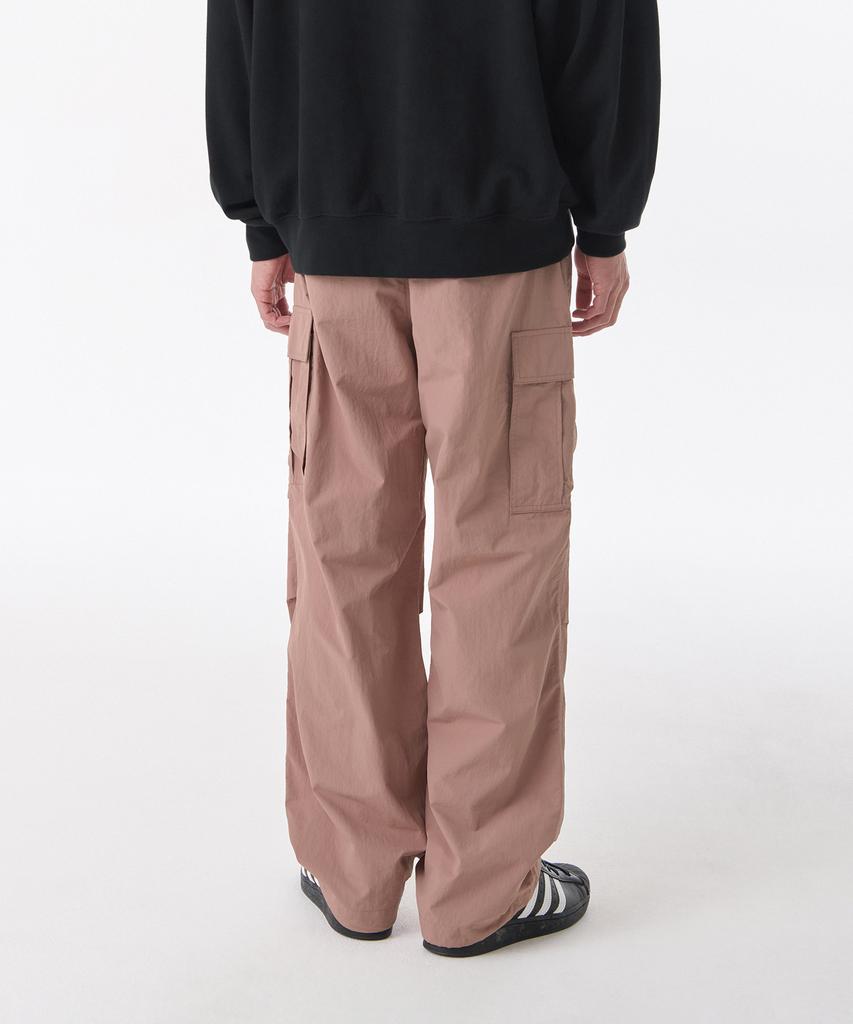 MUSINSA STANDARD Nylon One-Tuck Parachute Cargo Pants [Desert Pink]