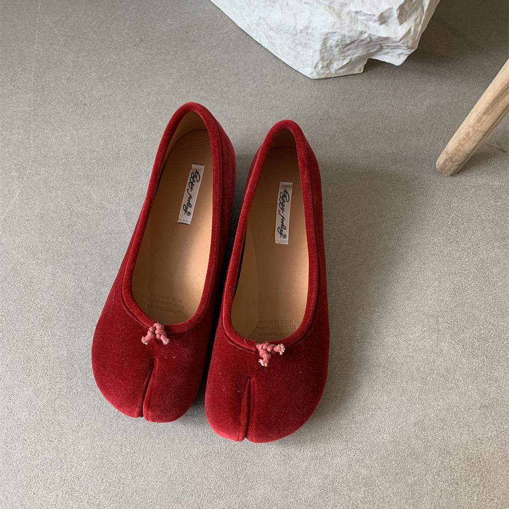 Dámské baleríny Tabi Ninja boty Dámské mikrovlákno Sametové pohodlné baleríny Pantofle s rozděleným prstem Měkká podrážka Mokasíny 2025 Nové módní boty M