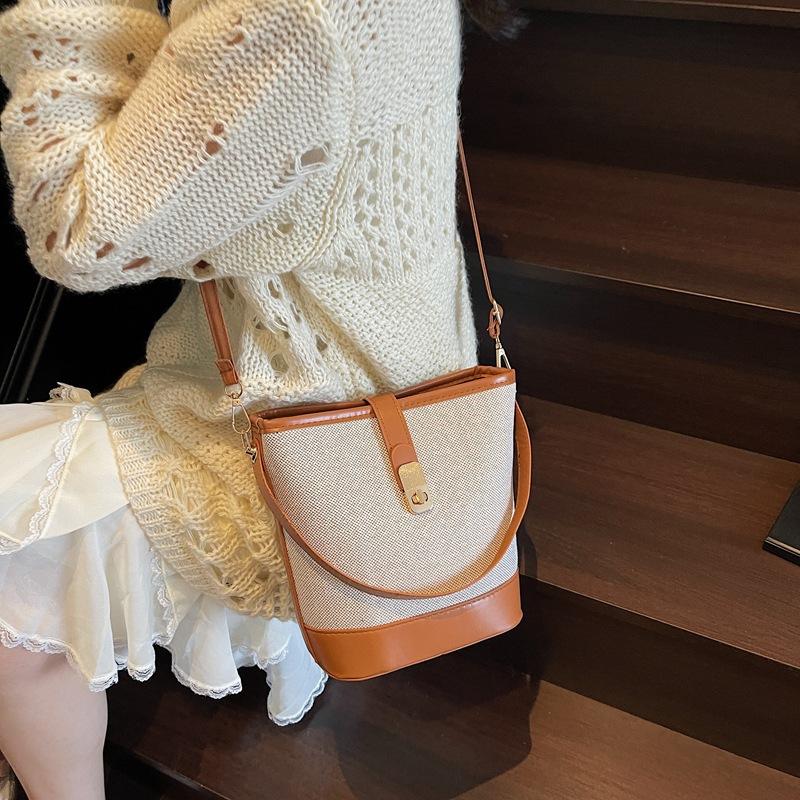 Simple and fashionable design sense new Korean version bucket bag women's matte high-end texture temperament versatile messenger bag