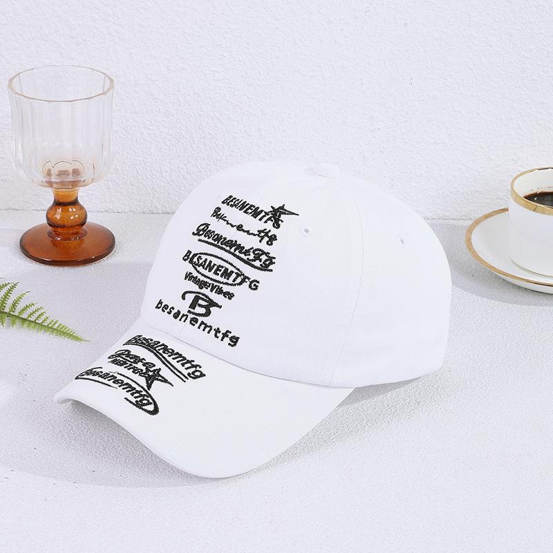 

A Korean version of a niche design with embroidered small letters Besanemtfg five-pointed star soft top breathable baseballcpa One Size