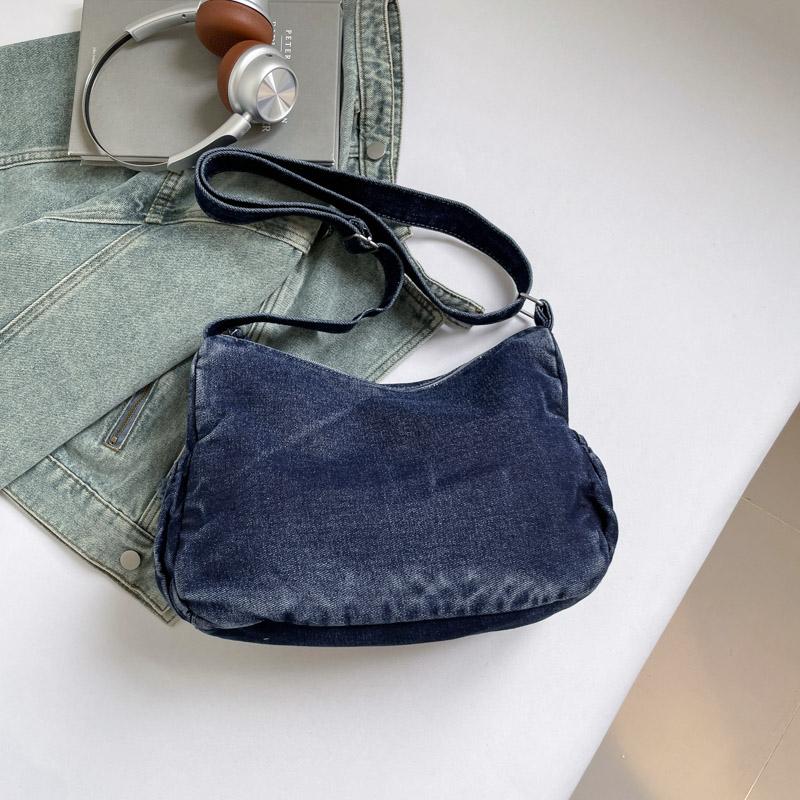 Vintage Style Denim Shoulder Bag for Women, Retro Blue Jean Crossbody Handbag, Cute Grunge Alt Gift for Teen Girls, for School